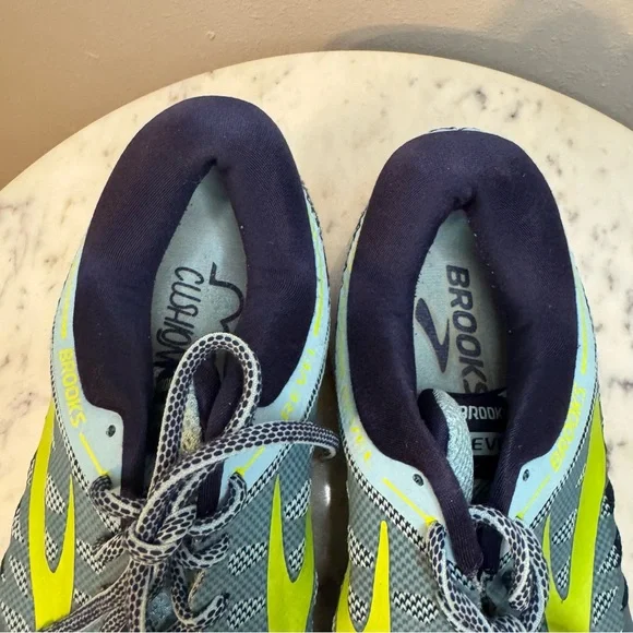 Brooks Revel Shoes Size 11 Womens
Very good condition blue green running - Picture 5 of 12